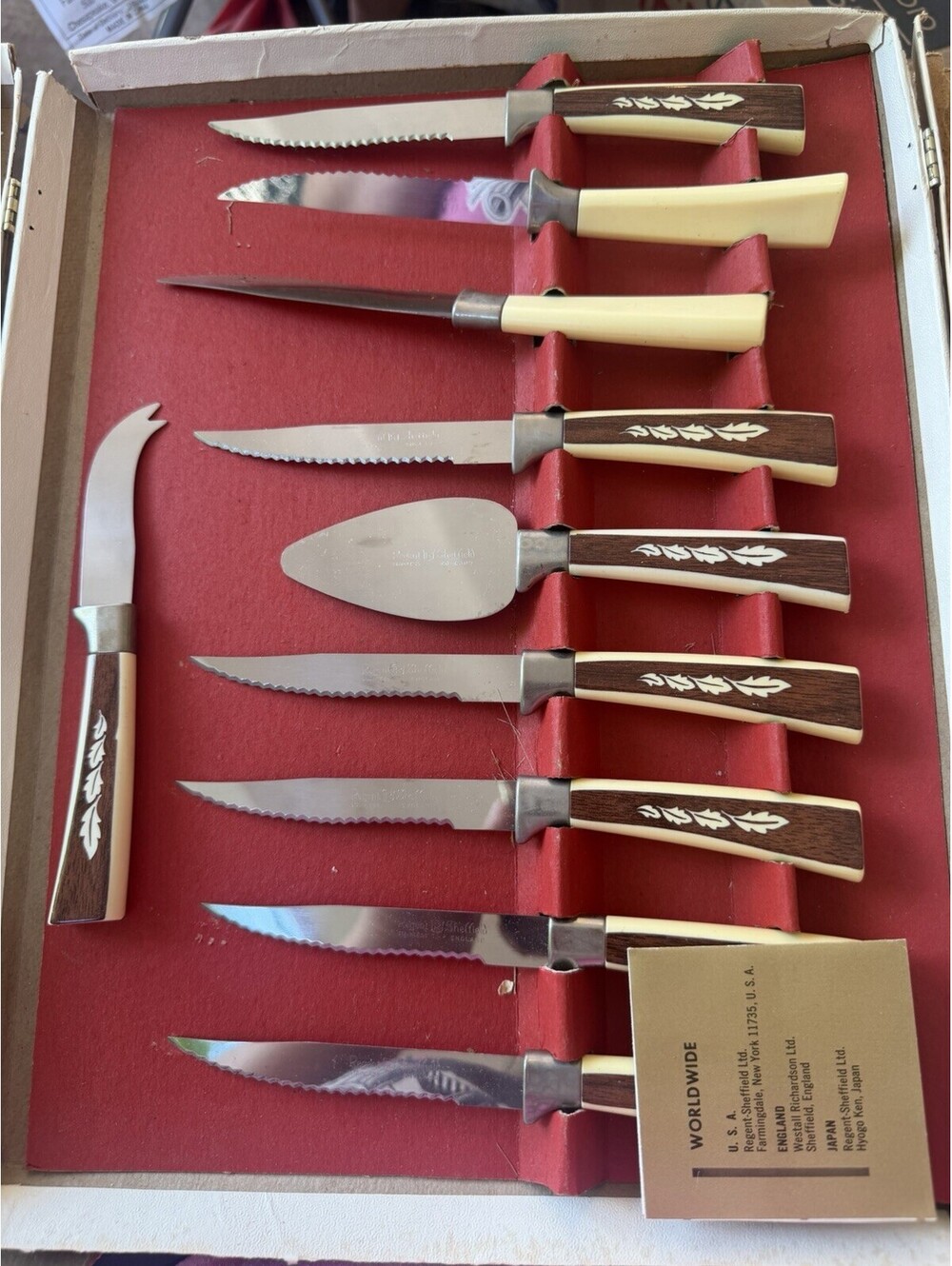 Sheffield Regent Cutlery Set of 16 Pieces Treasure Chest Made In England Vintage